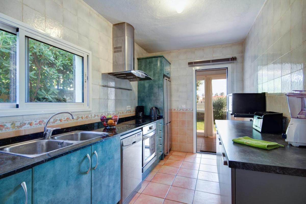 Villa Fiesta Cala'N Blanes  Ngoại thất bức ảnh
